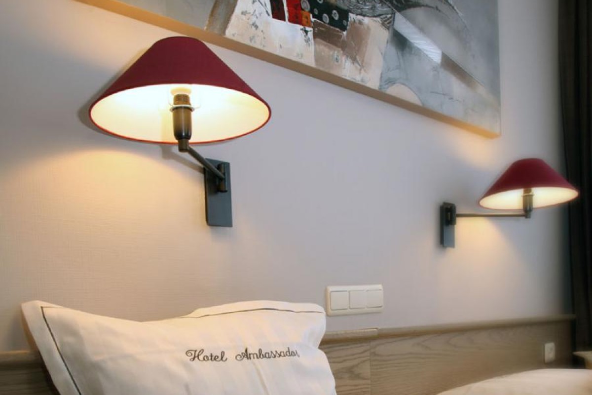 Warm welkom voor Hotel Ambassador in ons lokaal krantje deHazette!
